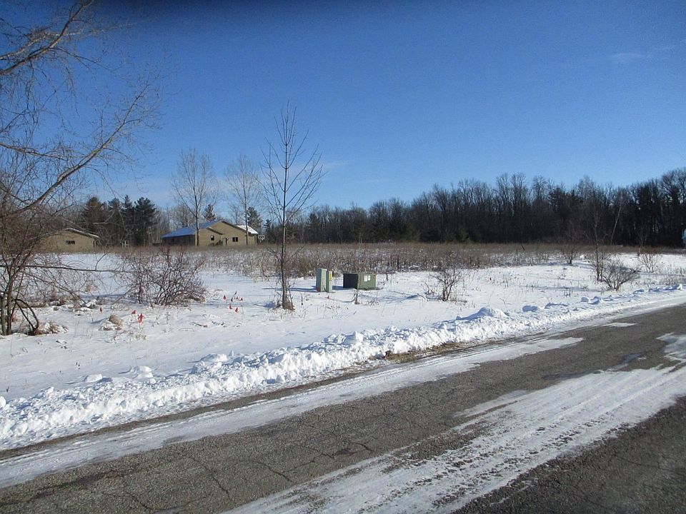 1st image of 940 Charlie Ln
