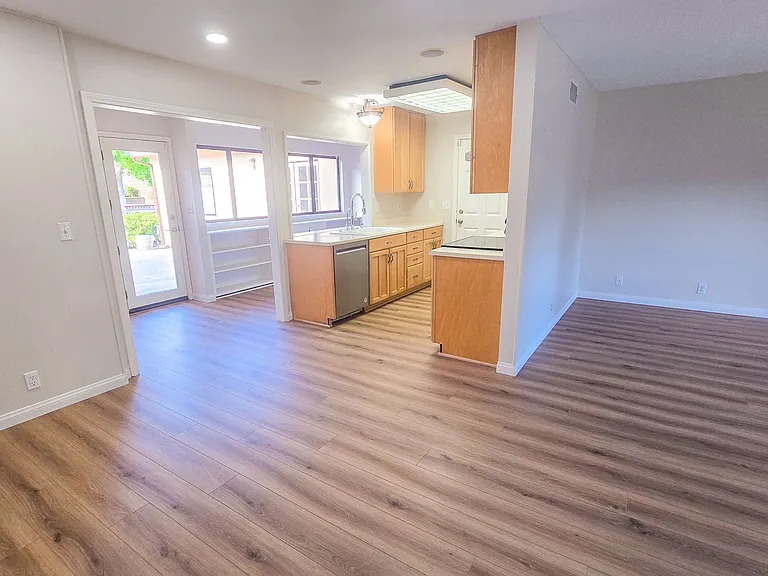 3105 Lodgewood St — Photo 10