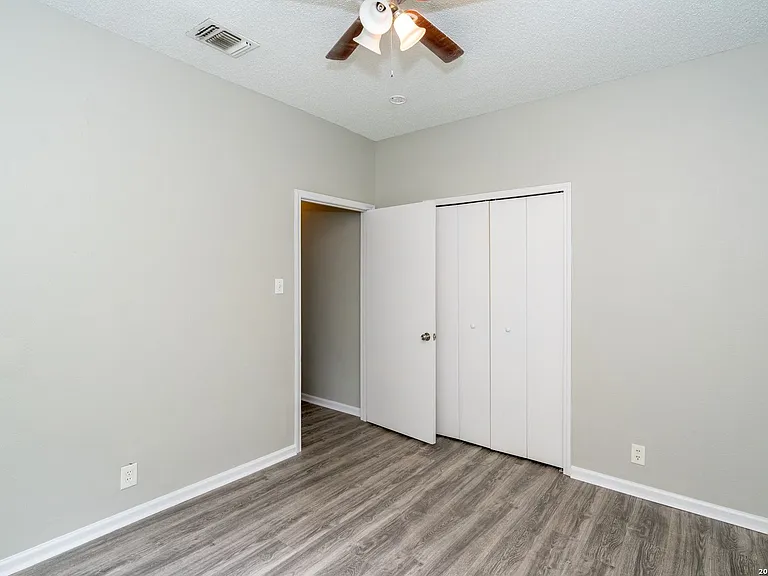 2826 Village Pkwy — Photo 21
