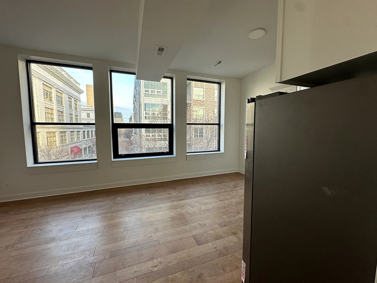 2 bed, 1100 sqft, $1,800 — Photo 4