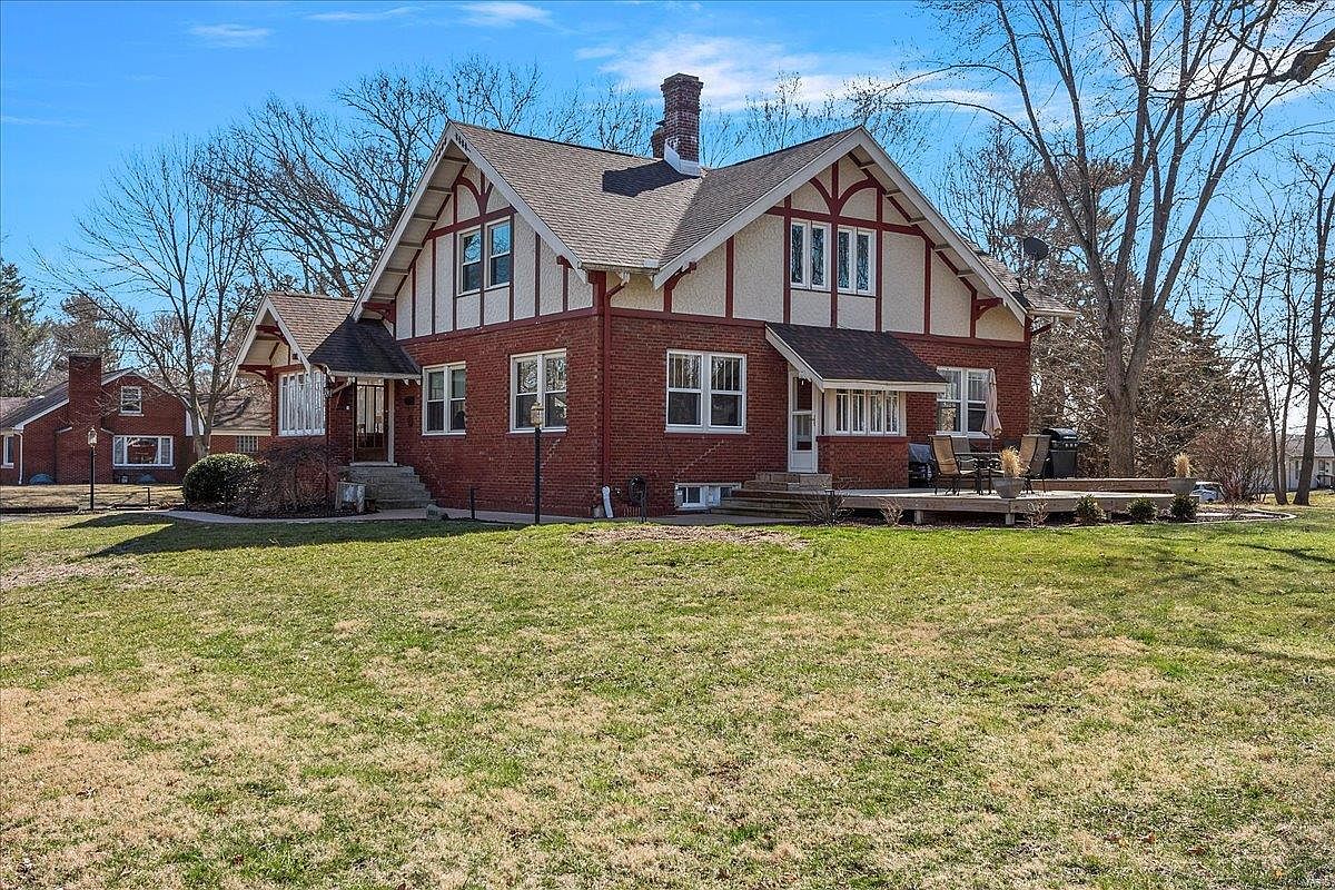 604 W Douglas Ave, Petersburg, IL 62675 Zillow