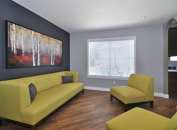 5th image of 4154 Greenbush Ln