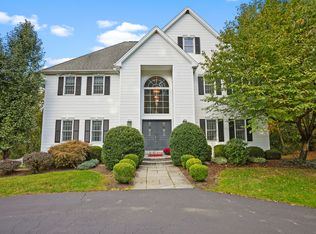 83 Crown View Dr, Monroe, CT 06468