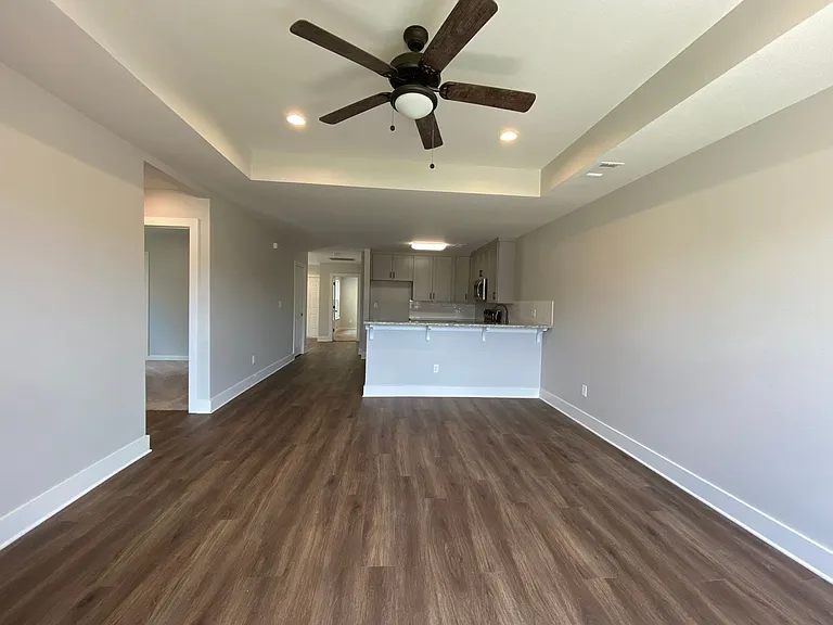 6228 Burbank Crossing Loop — Photo 4