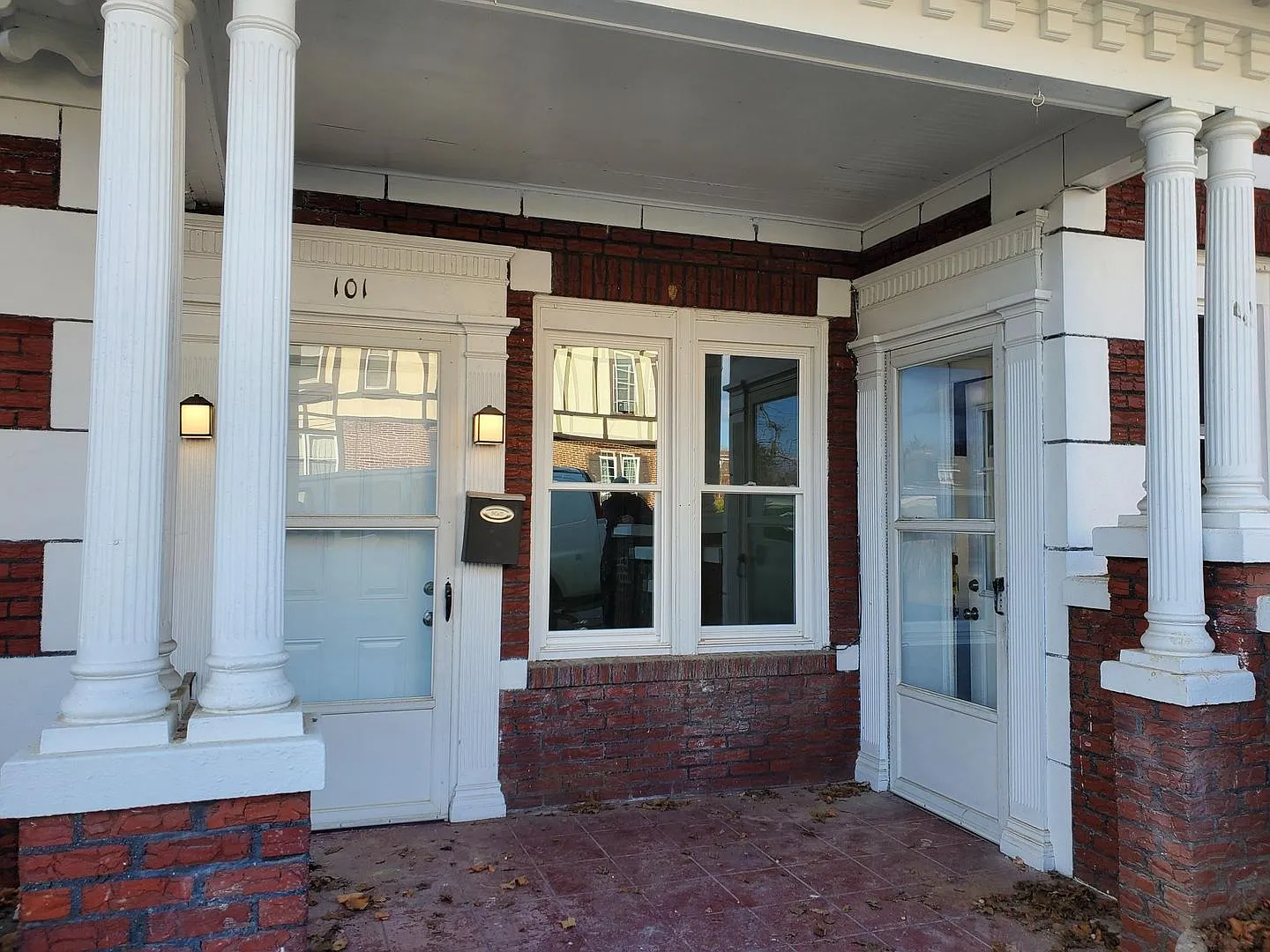 866 Dewey Ave — Photo 4