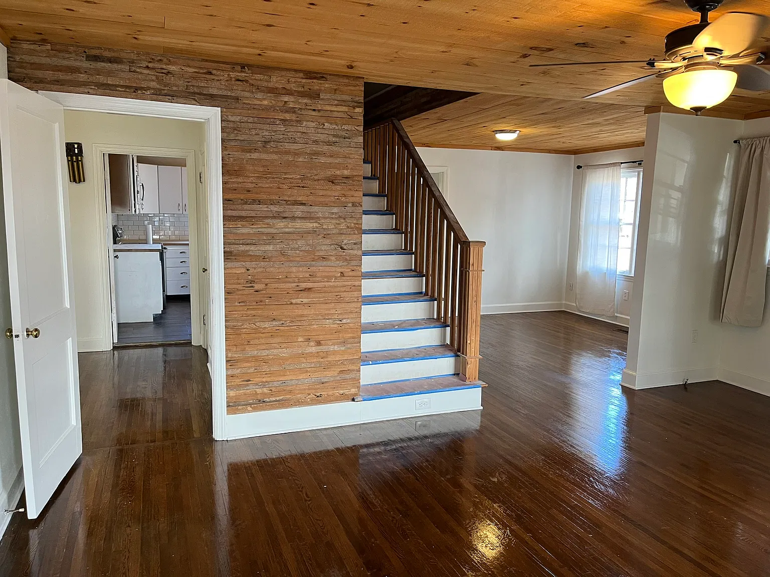 3 bed, 2.5 bath, 1500 sqft, $1,800 — Photo 2