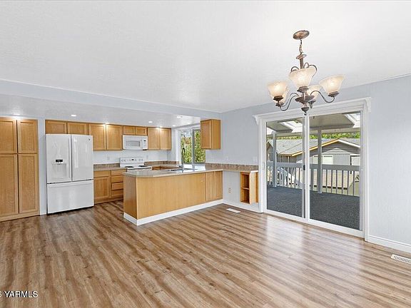 5th image of 4702 Carol Ave