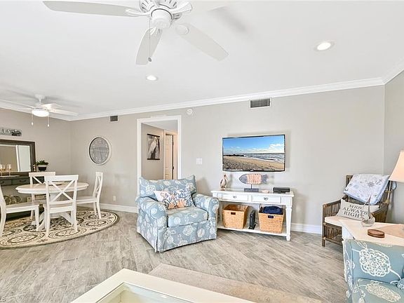 4th image of 1100 Gulf Shore BLVD N #304