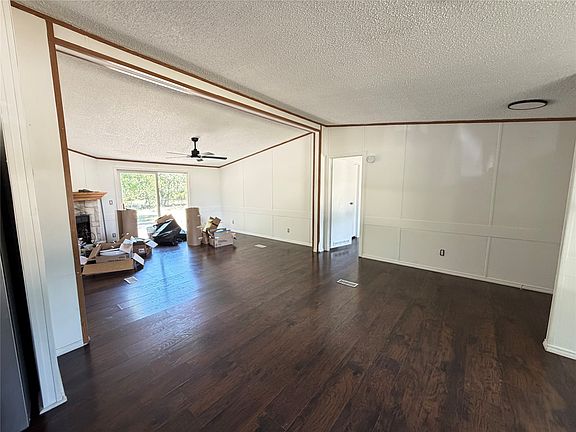 4th image of 1010 Glen Brook Dr
