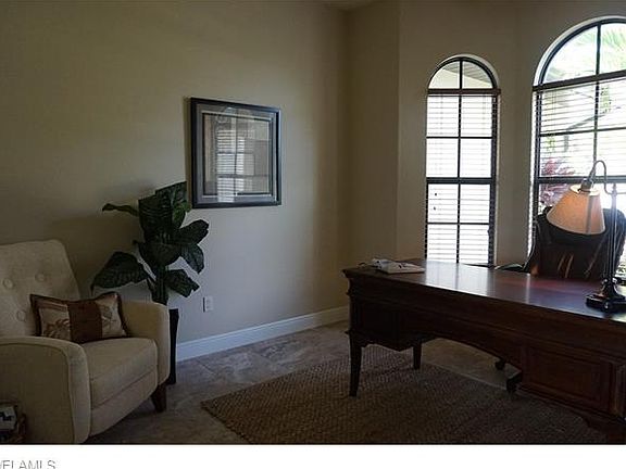 4th image of 1820 Harbour Cir