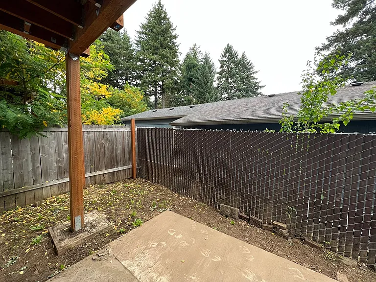 Briar Rose Apartments — Photo 48
