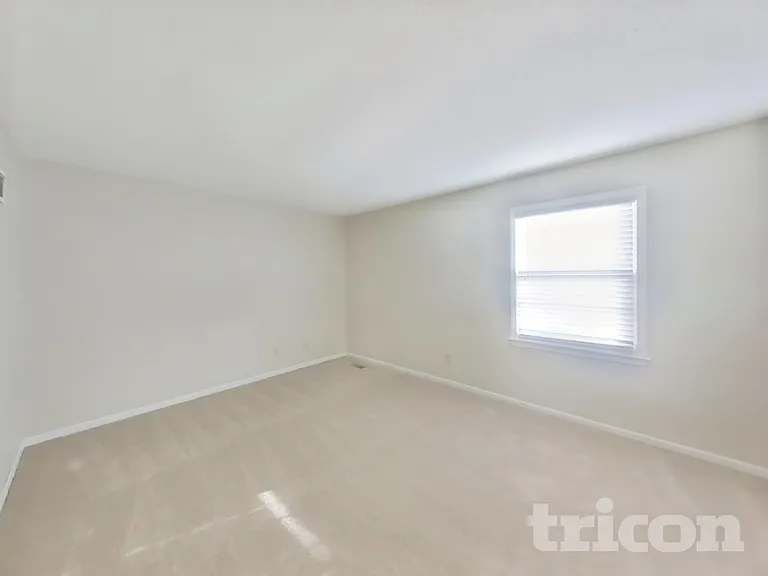 11009 W 131st St — Photo 19