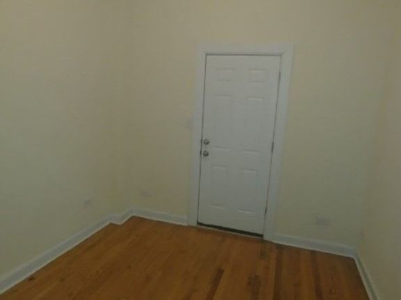 4th image of 4242 80th St APT 1R