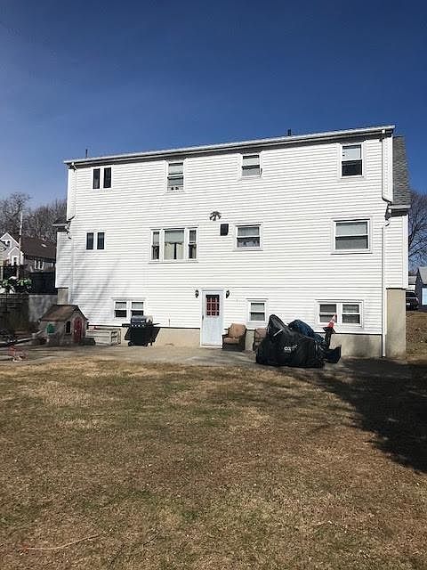1st image of 21 Whipple Ct
