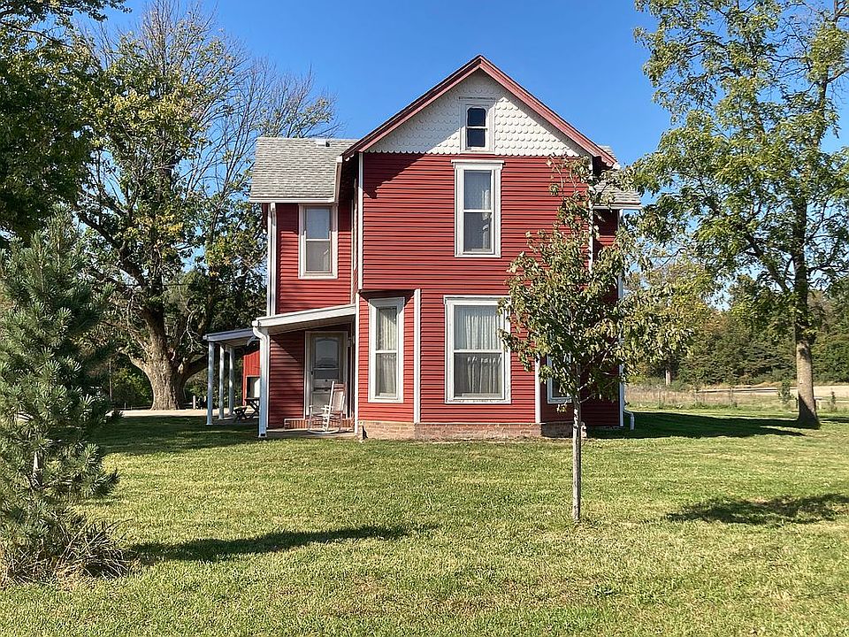 Update: Farmhouse on 8 acres