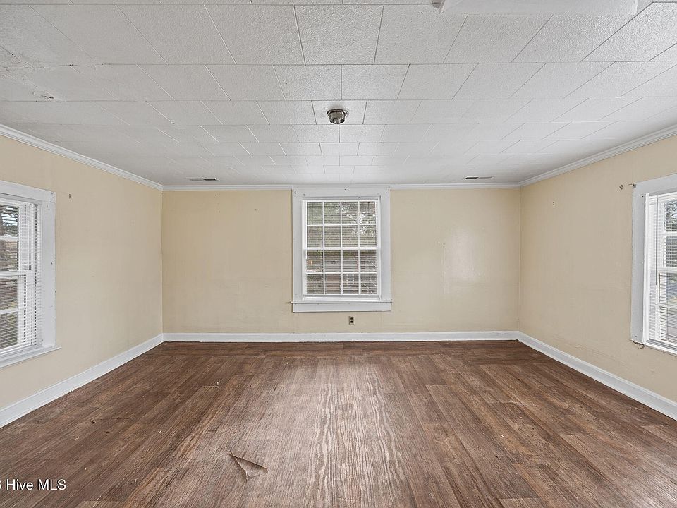 25th image of 408 Boush Street