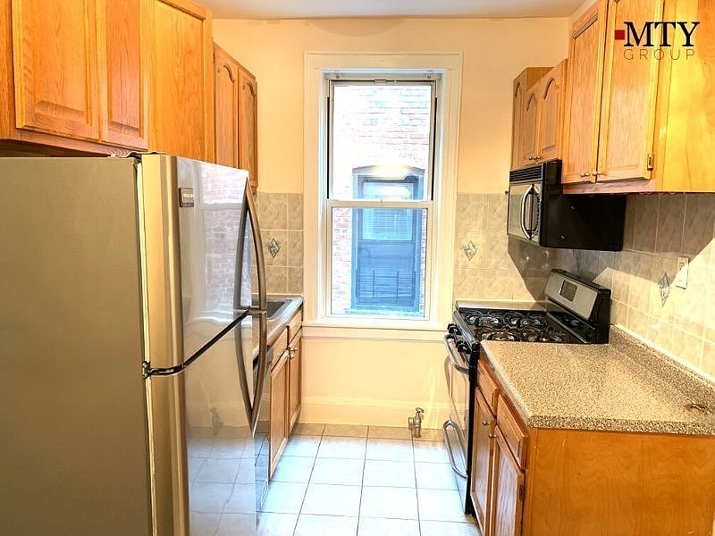 1st image of 45-47 40th St #2RR