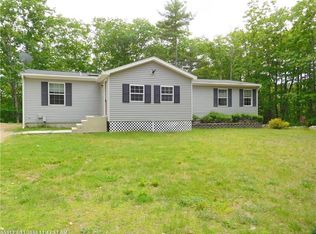 11 Deal Dr, Sabattus, ME 04280