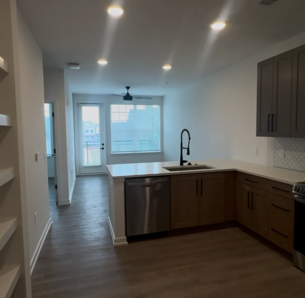 1 bed, $1,600 — Photo 2