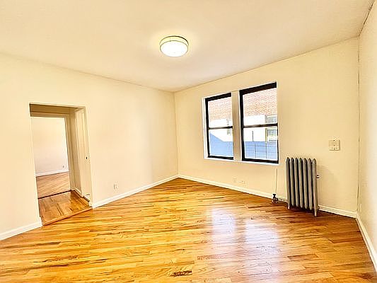 3rd image of 311 Lincoln Pl APT 21a