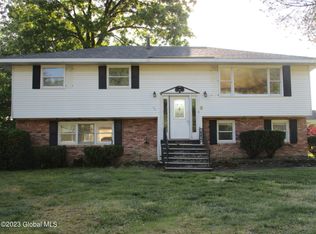 35 Old Fort Ave, Schenectady, NY 12306