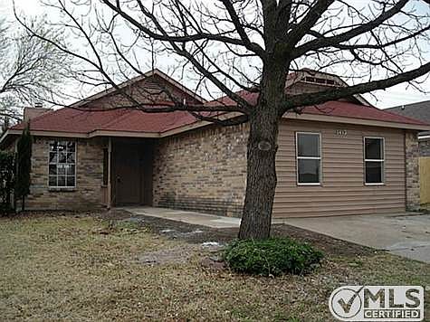 2nd image of 1412 Woodfern Dr