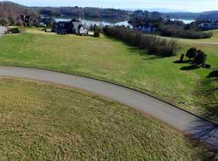 110 Bay Pointe Dr, Vonore, TN 37885