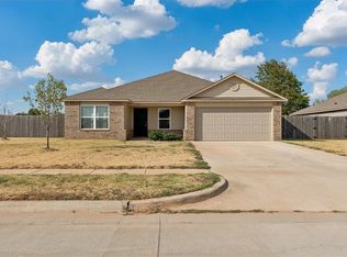 637 W Ava Dr, Mustang, OK 73064