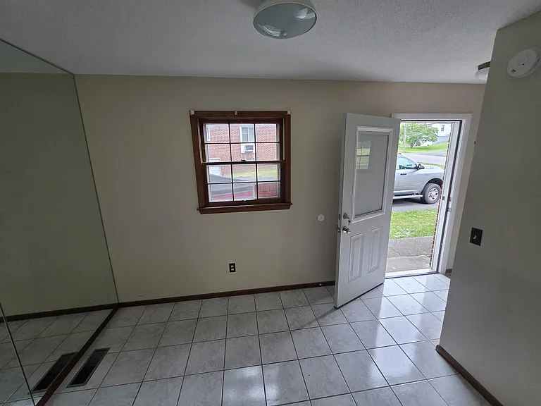 126 Sycamore Dr #126 — Photo 6