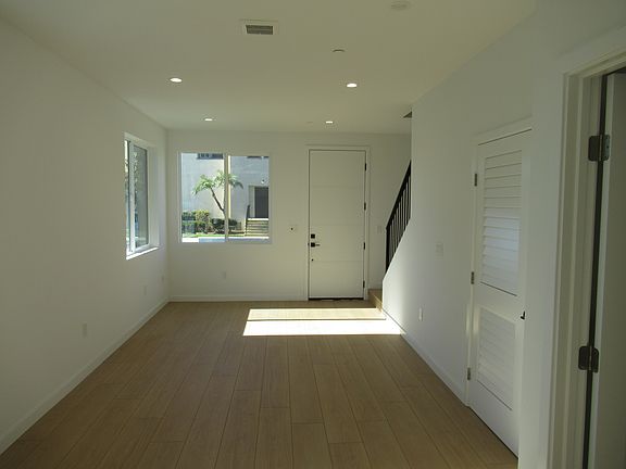 4th image of 16412 Orchard Ave