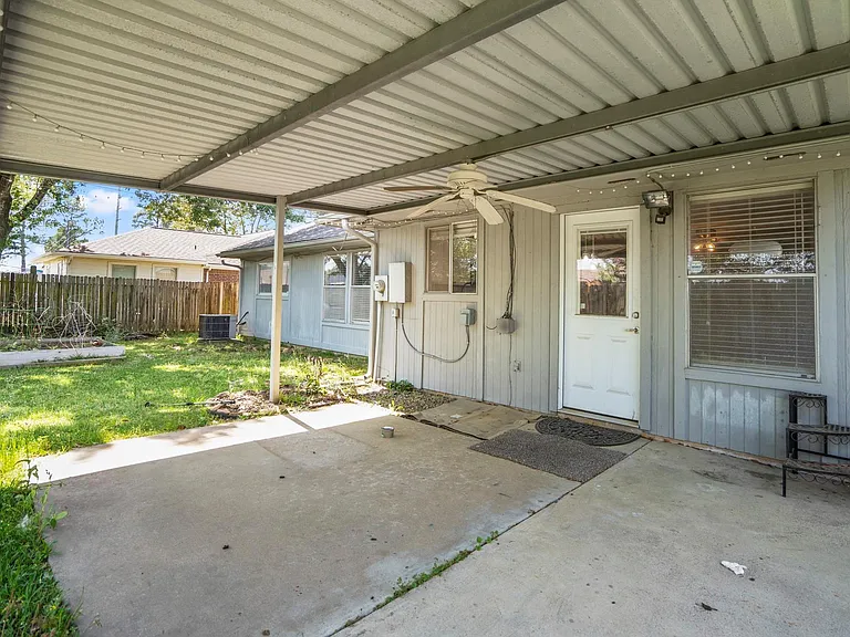 5211 Roserock Ln — Photo 28