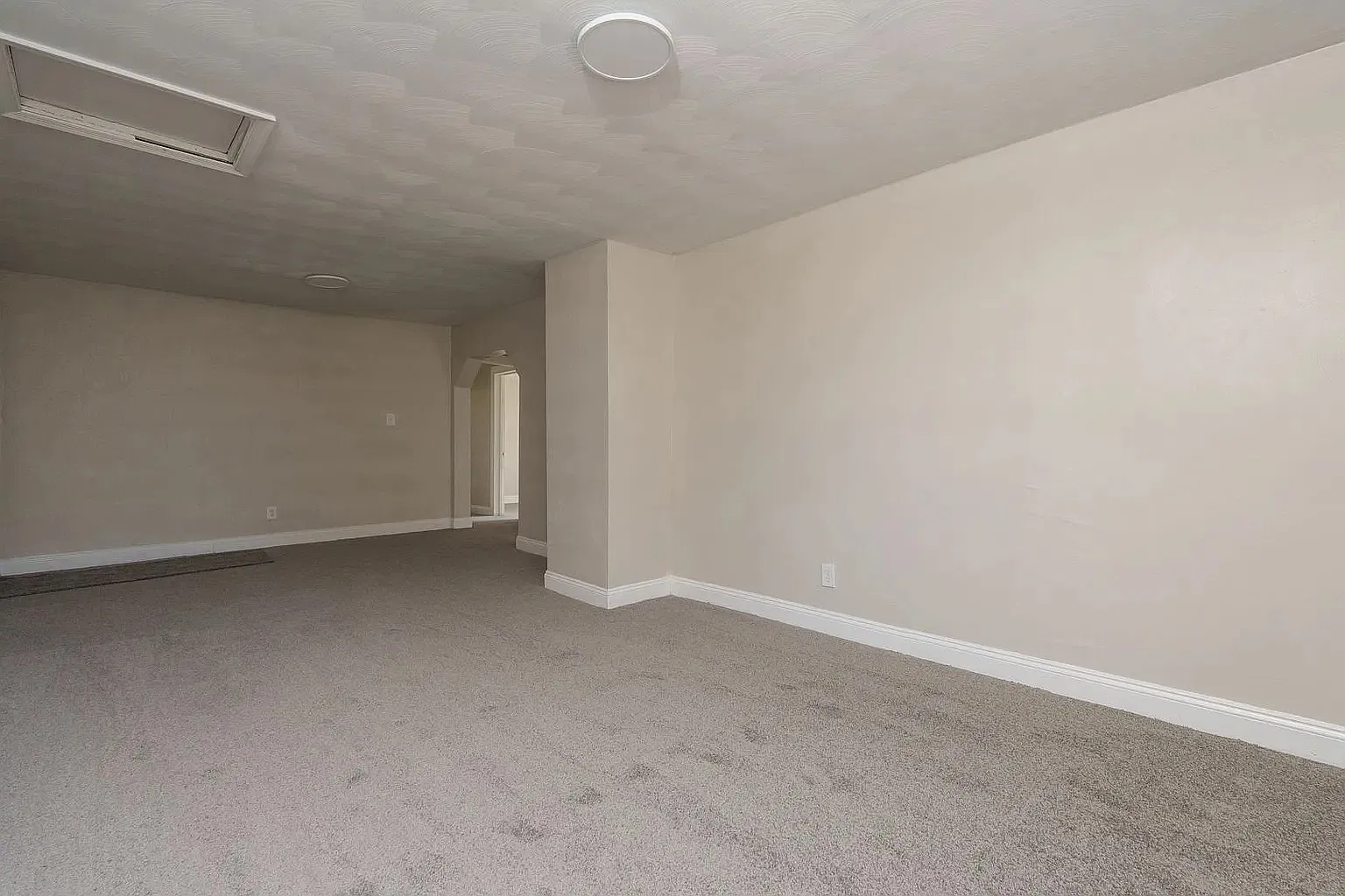 3 bed, 1100 sqft, $1,375 — Photo 3