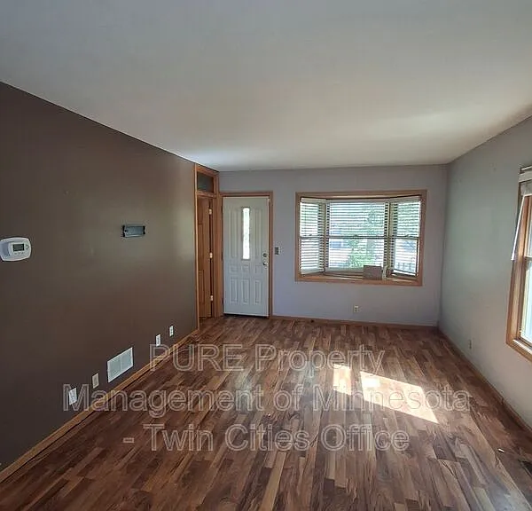 3321 37th St E — Photo 2