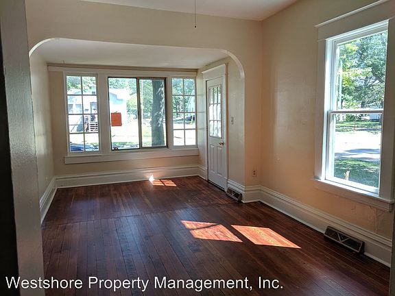 2nd image of 3137 Sanford St