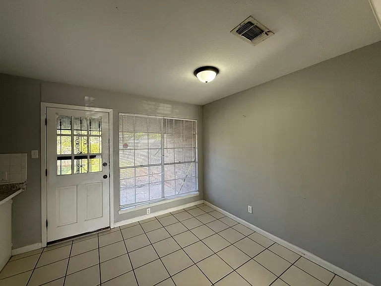 3128 Sunset Dr — Photo 12