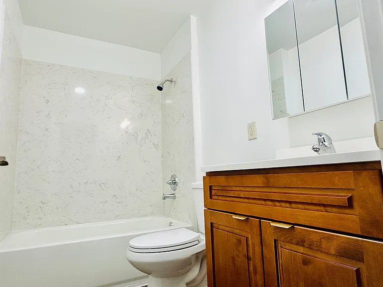 63 Cathcart Ave — Photo 16