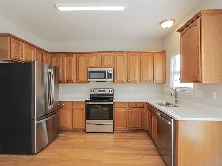 1014 Sparrow Valley Way — Photo 9