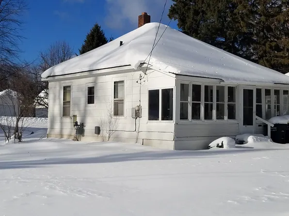 135 Rowe St, Ironwood, MI 49938