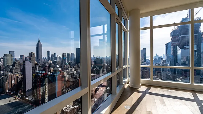 Rented by Silverstone Group USA Corp. | media 32