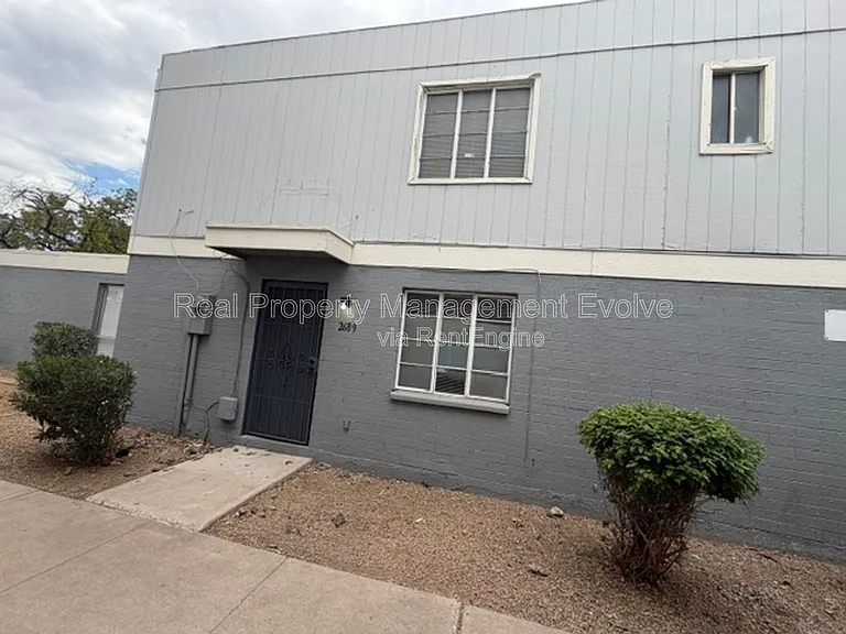 2689 W Ocotillo Rd — Photo 5