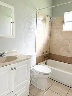 4 bed, 2.0 bath, $1,800 — Photo 4