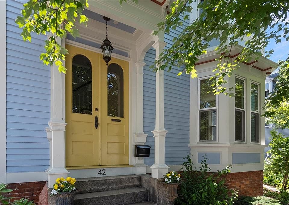 42 East St, Providence, RI 02906 | Zillow