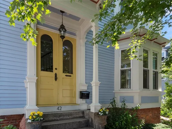 42 East St, Providence, RI 02906
