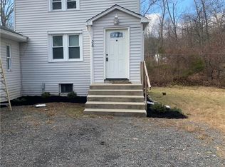 34 Red Barn Rd, Shawangunk, NY 12566