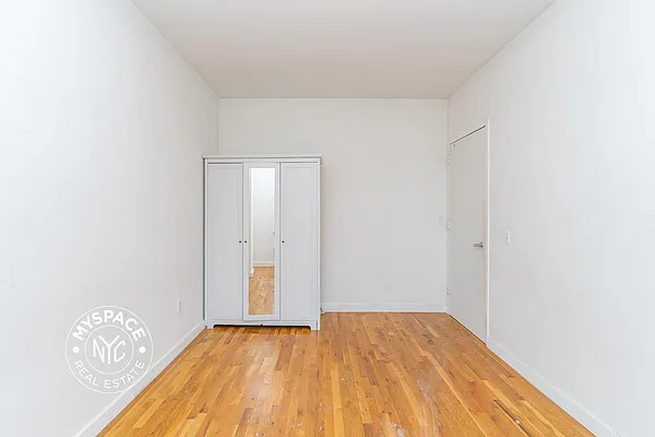 Rented by MySpaceNYC | media 15