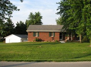 605 Branch Rd, Holts Summit, MO 65043