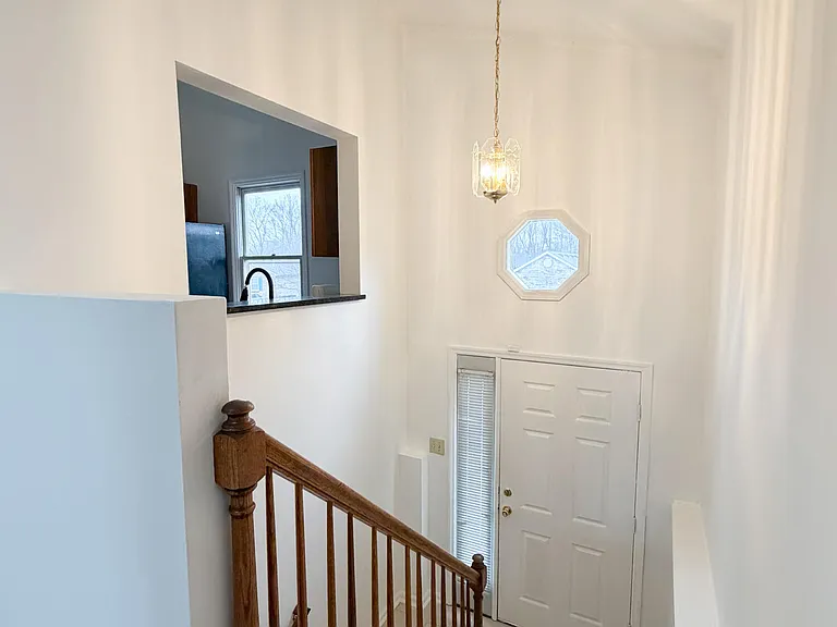 352 Chase Pl — Photo 2