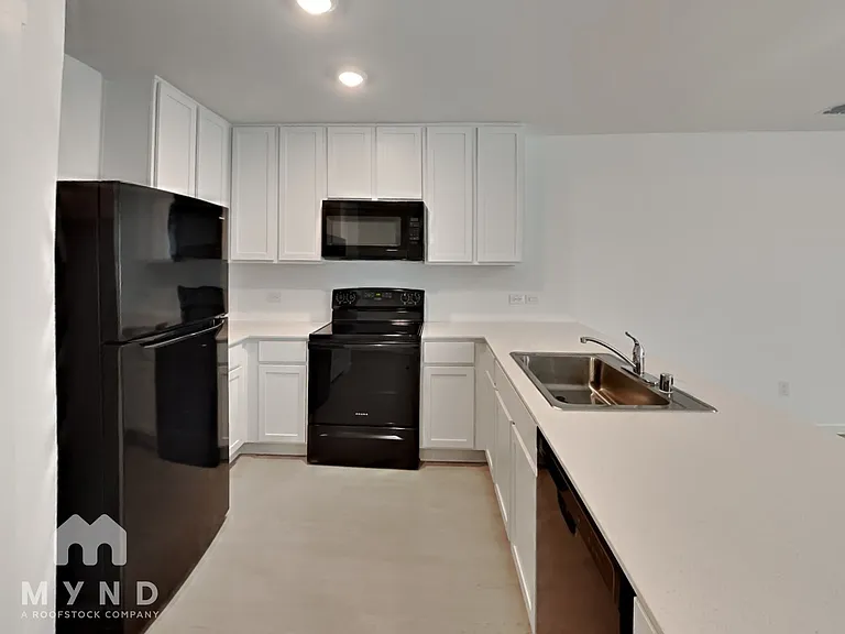 242 Willow Way — Photo 4