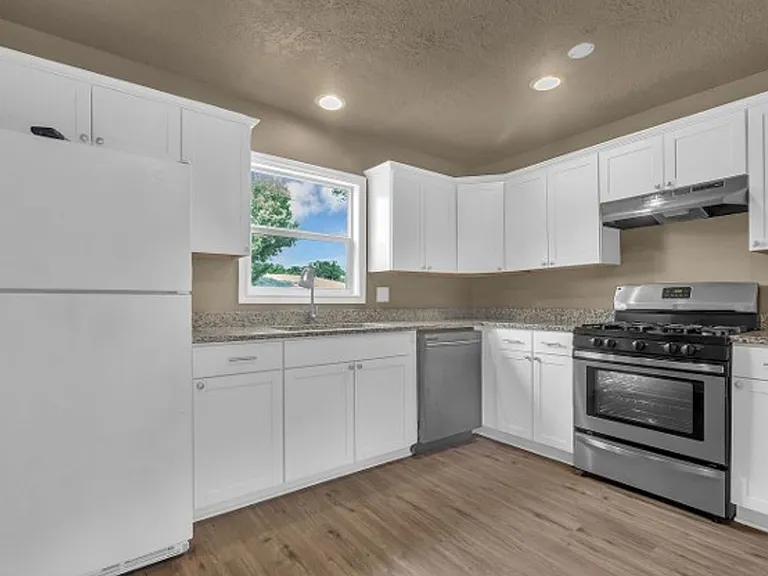 1220 California St — Photo 4