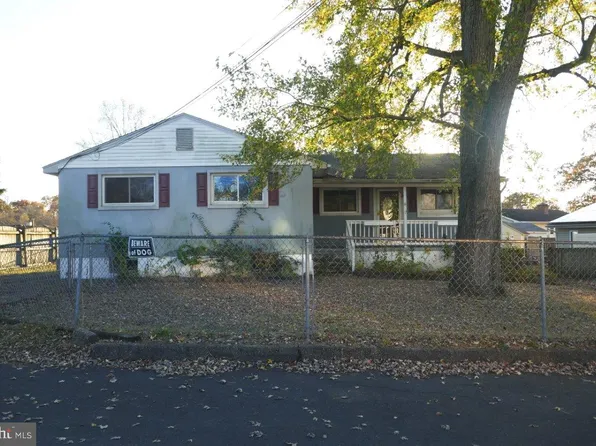 7690 Oak Ln, Pasadena, MD 21122